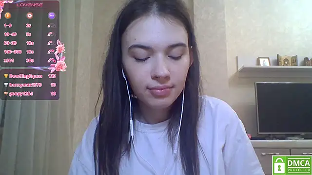Snapshot of CeyaLier chatting on 07/15/26, 10:48 CeyaLier online show from 07/15/26, 10:48