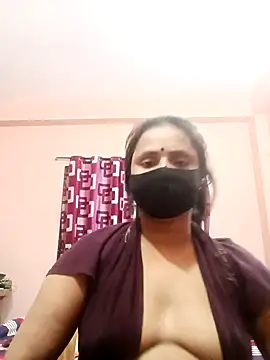 Snapshot of Megla879 chatting on 11/10/25, 05:12 Megla879 online show from 11/10/25, 05:12