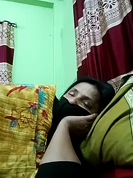 Snapshot of Megla879 chatting on 11/13/25, 03:55 Megla879 online show from 11/13/25, 03:55