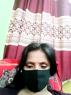 Snapshot of Megla879 chatting on 11/15/25, 05:42 Megla879 online show from 11/15/25, 05:42