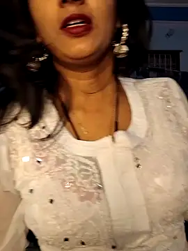 Snapshot of Janu-hasena chatting on 12/18/25, 05:30 Janu-hasena online show from 12/18/25, 05:30