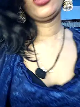 Snapshot of Janu-hasena chatting on 12/20/25, 04:08 Janu-hasena online show from 12/20/25, 04:08