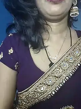 Snapshot of Janu-hasena chatting on 12/21/25, 12:45 Janu-hasena online show from 12/21/25, 12:45