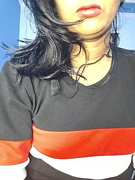 Snapshot of Janu-hasena chatting on 01/13/26, 01:22 Janu-hasena online show from 01/13/26, 01:22