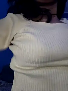 Snapshot of Janu-hasena chatting on 01/17/26, 05:23 Janu-hasena online show from 01/17/26, 05:23