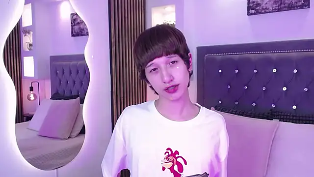 Emo Boy  online show from 05/07/26, 08:25