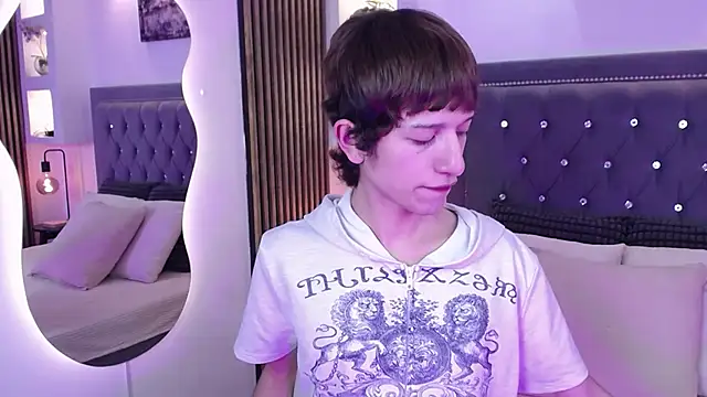 Emo Boy  online show from 05/10/26, 08:36