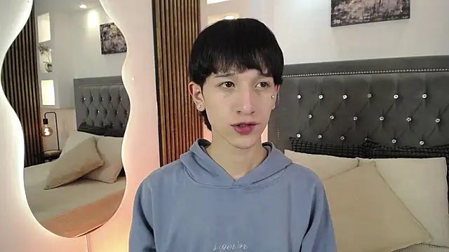 Emo Boy  online show from 06/01/26, 08:21