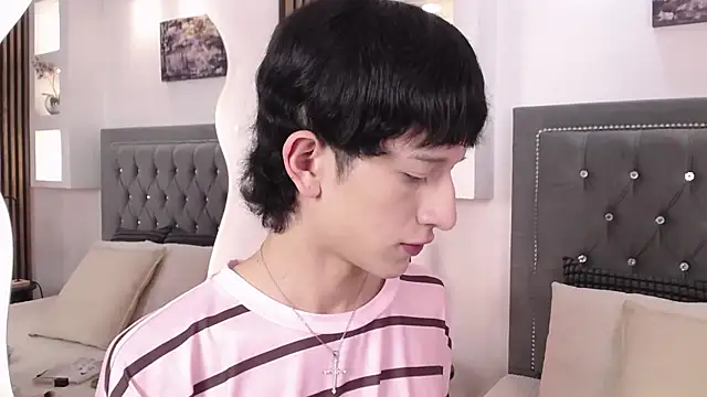Emo Boy  online show from 06/06/26, 08:13