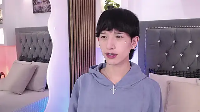 Emo Boy  online show from 06/07/26, 08:23