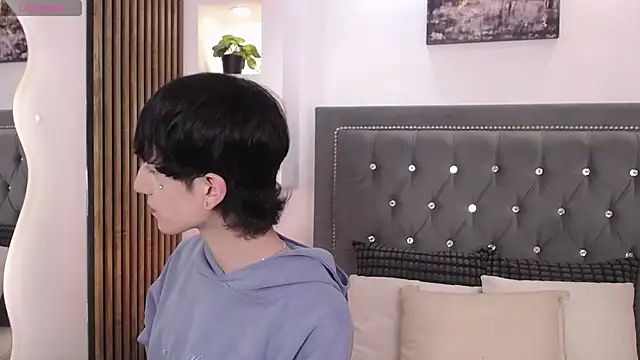 Emo Boy  online show from 06/12/26, 08:19