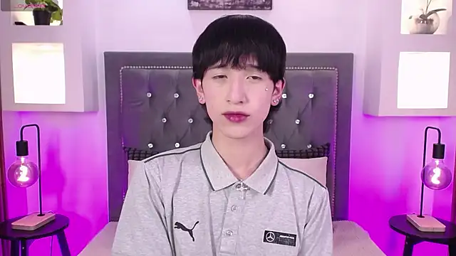 Emo Boy  online show from 06/19/26, 08:23
