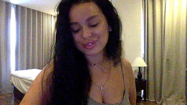 Snapshot of Fayronna chatting on 02/18/26, 04:41 Fayronna online show from 02/18/26, 04:41