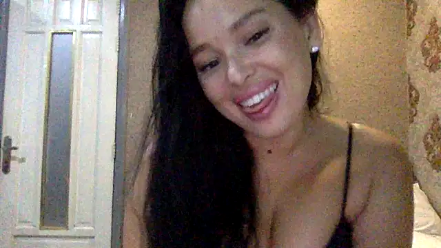 Snapshot of Fayronna chatting on 03/06/26, 10:17 Fayronna online show from 03/06/26, 10:17