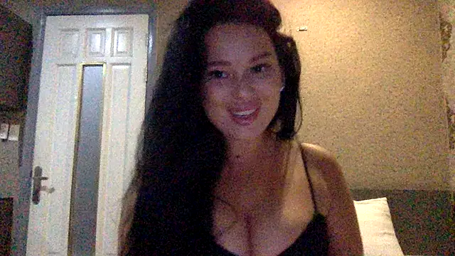 Snapshot of Fayronna chatting on 03/07/26, 07:11 Fayronna online show from 03/07/26, 07:11