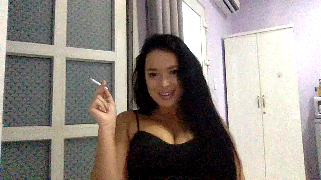 Snapshot of Fayronna chatting on 03/21/26, 04:43 Fayronna online show from 03/21/26, 04:43