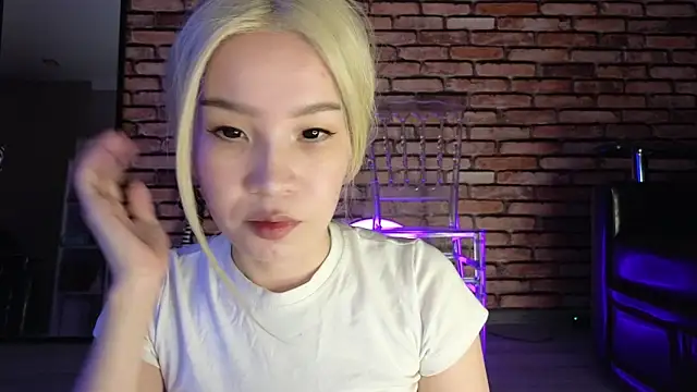 saya li1 online show from 10/30/25, 09:15