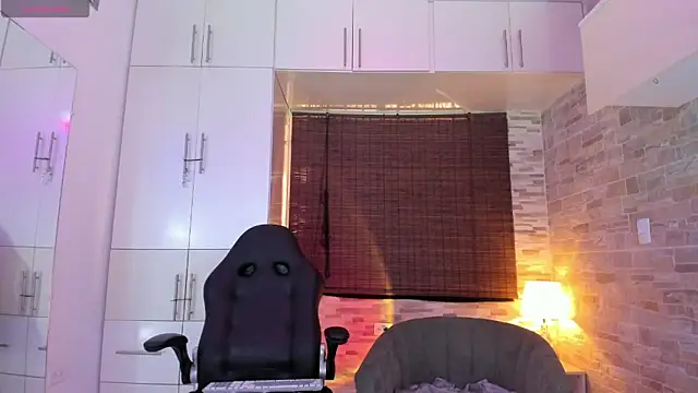 CherryCurl  online show from 11/08/25, 04:18