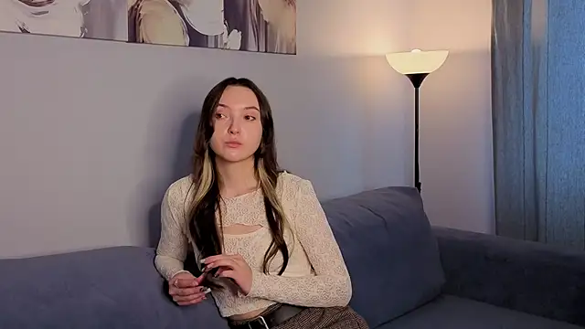 Snapshot of SylviaHamilton chatting on 10/10/25, 11:31 SylviaHamilton online show from 10/10/25, 11:31