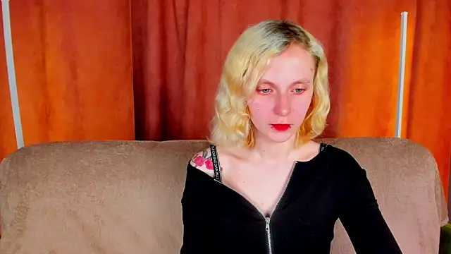 LikiLips online show from 04/28/26, 02:27