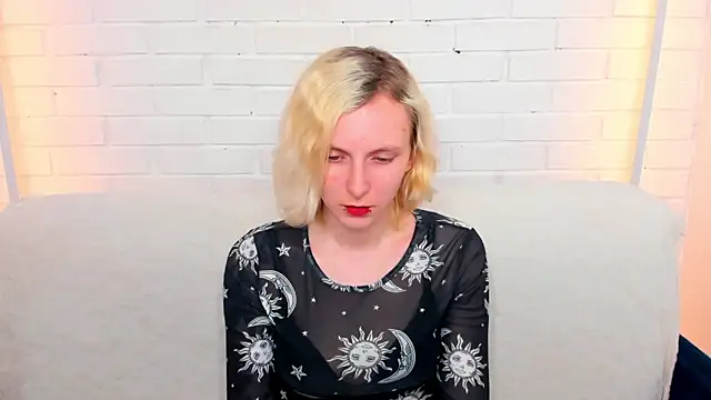 LikiLips online show from 05/07/26, 01:00