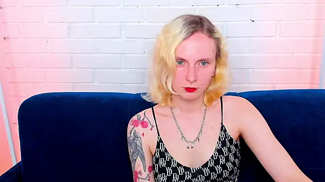 LikiLips online show from 05/28/26, 09:28