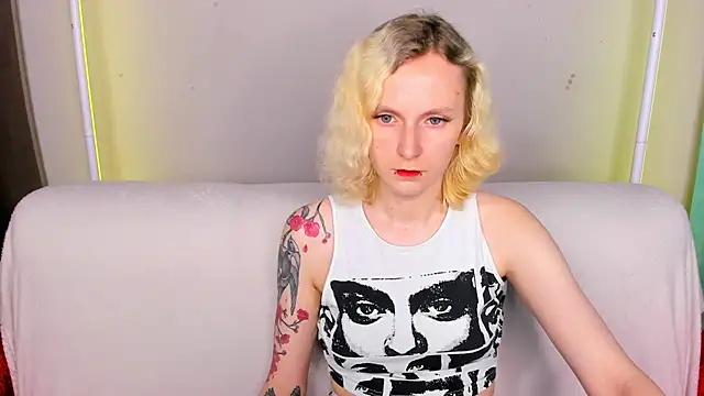 LikiLips online show from 06/14/26, 01:03