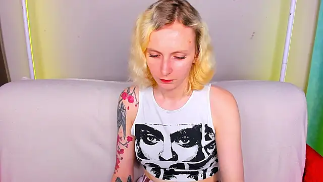 LikiLips online show from 06/14/26, 02:24