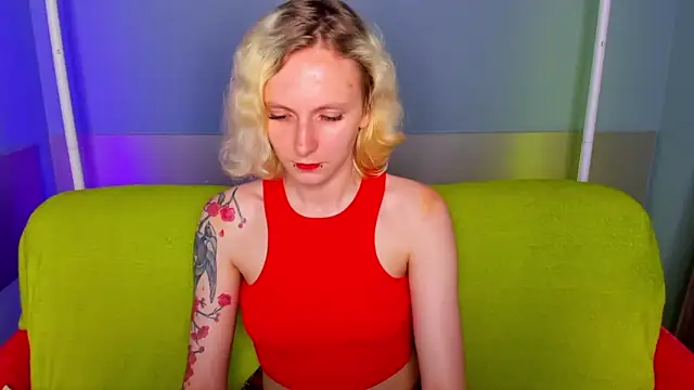 LikiLips online show from 06/17/26, 01:08