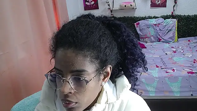 Snapshot of thianahorny chatting on 05/11/26, 01:17 thianahorny online show from 05/11/26, 01:17