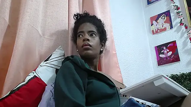 Snapshot of thianahorny chatting on 05/15/26, 01:23 thianahorny online show from 05/15/26, 01:23