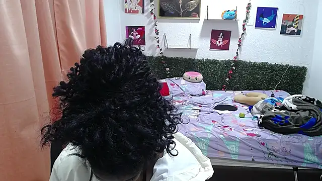Snapshot of thianahorny chatting on 05/20/26, 01:28 thianahorny online show from 05/20/26, 01:28