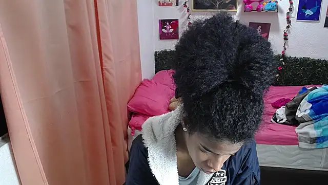 Snapshot of thianahorny chatting on 05/30/26, 01:41 thianahorny online show from 05/30/26, 01:41