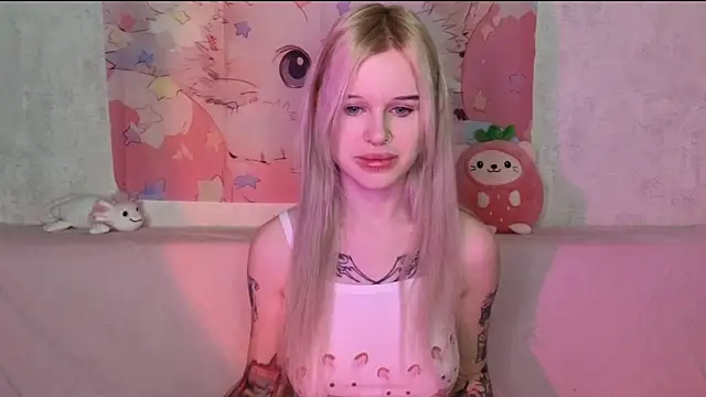 Snapshot of HoneyGold_ chatting on 12/23/25, 03:59 HoneyGold online show from 12/23/25, 03:59