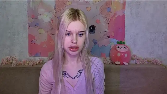 Snapshot of HoneyGold_ chatting on 02/02/26, 04:00 HoneyGold online show from 02/02/26, 04:00