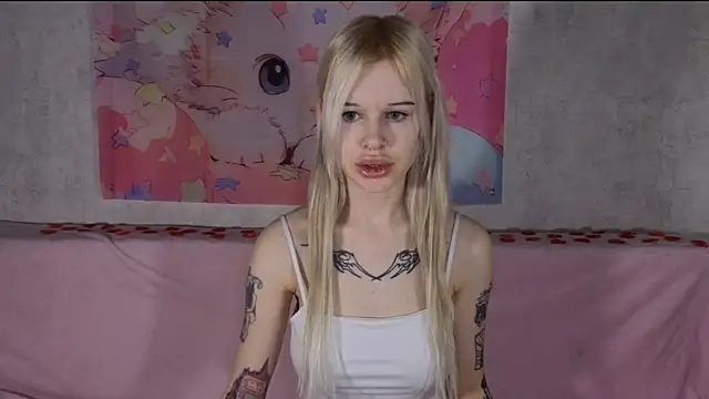 Snapshot of HoneyGold_ chatting on 02/15/26, 04:09 HoneyGold online show from 02/15/26, 04:09