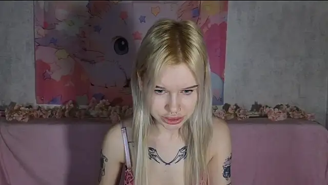 Snapshot of HoneyGold_ chatting on 02/16/26, 04:08 HoneyGold online show from 02/16/26, 04:08