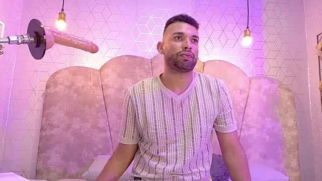 Snapshot of onlymen2025 chatting on 10/17/25, 07:49 onlymen2025 online show from 10/17/25, 07:49