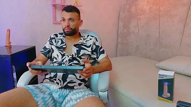 Snapshot of onlymen2025 chatting on 11/07/25, 07:47 onlymen2025 online show from 11/07/25, 07:47