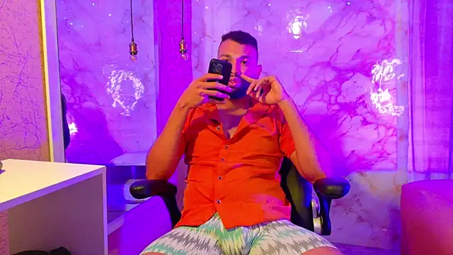 Snapshot of onlymen2025 chatting on 11/13/25, 08:30 onlymen2025 online show from 11/13/25, 08:30