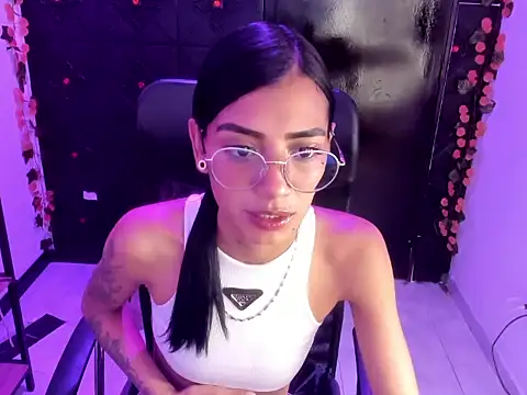 Snapshot of KarlaSlutSkinny__ chatting on 02/17/26, 09:21 KarlaSlutSkinny online show from 02/17/26, 09:21