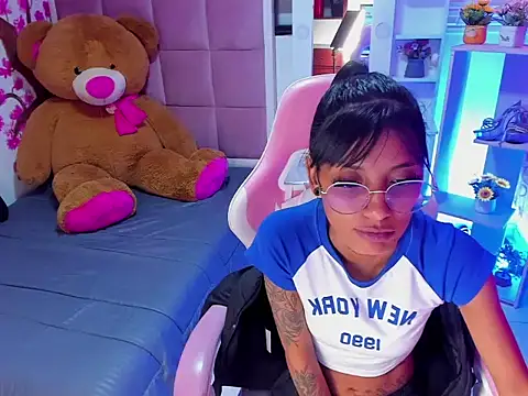 Snapshot of KarlaSlutSkinny__ chatting on 03/06/26, 03:19 KarlaSlutSkinny online show from 03/06/26, 03:19