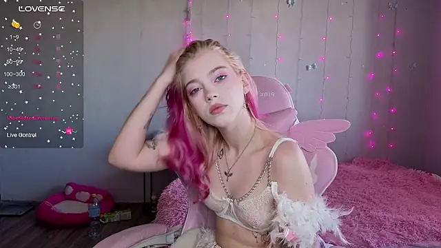 Snapshot of myprettylola chatting on 05/09/26, 11:59 myprettylola online show from 05/09/26, 11:59