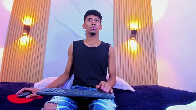 Ethan thouse online show from 10/09/25, 03:37