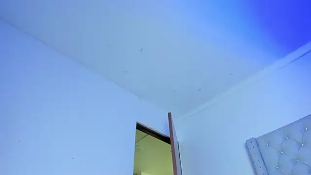 ChocoBunny1 online show from 11/11/25, 04:34