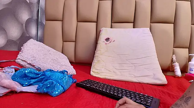 hannah teehn online show from 11/10/25, 07:57