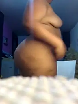 AprilBelmore online show from 11/28/25, 05:32