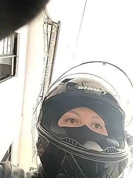 Scarlet Aura online show from 10/24/25, 05:20