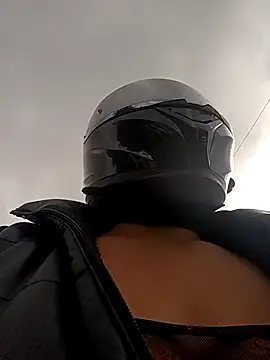 Scarlet Aura online show from 11/29/25, 08:34