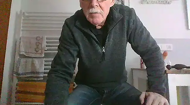 Snapshot of super-snoopy chatting on 01/12/25, 09:40 super-snoopy online show from 01/12/25, 09:40